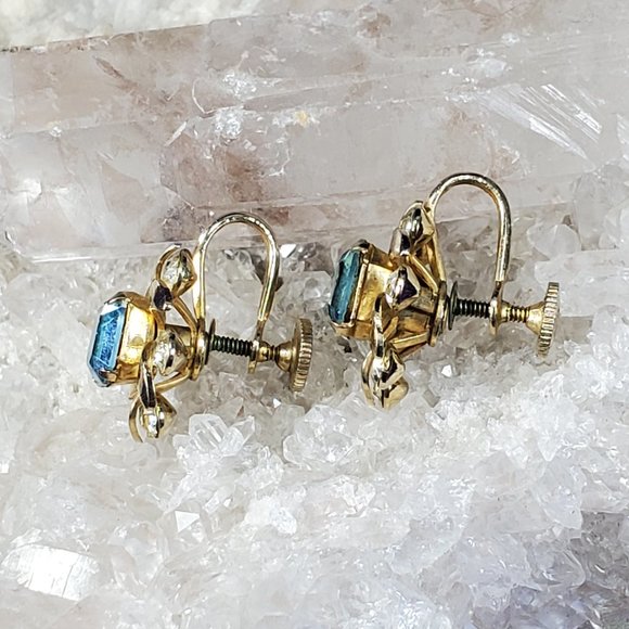 VINTAGE Faux Blue Topaz and Clear Rhinestone Screw Back Earrings by Coro - Picture 3 of 7